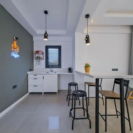 Arici Evi Delux Luxury With Indoor And Outdoor Pool פאטהיה