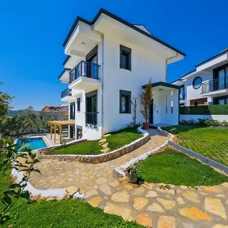 Arici Evi Delux Luxury With Indoor And Outdoor Pool פאטהיה