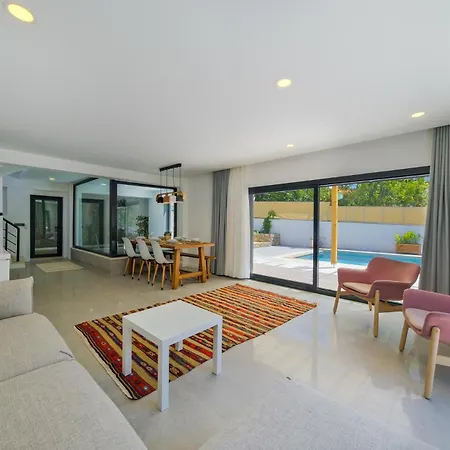 וילה Arici Evi Delux Luxury With Indoor And Outdoor Pool פאטהיה
