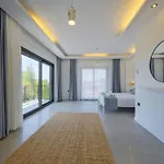 Arici Evi Delux Luxury With Indoor And Outdoor Pool