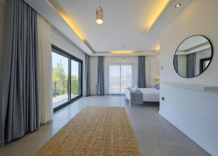 Arici Evi Delux Luxury With Indoor And Outdoor Pool